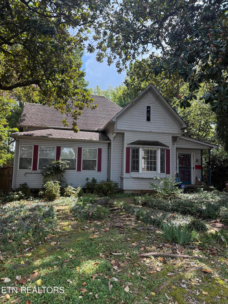 922 Chickamauga Ave, Knoxville, TN 37917