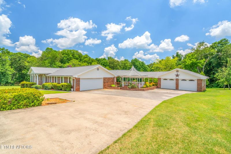 922 Highway 39, Athens, TN 37303