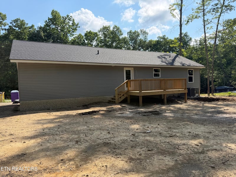 922 Kemah Ln, Crossville, TN 38572