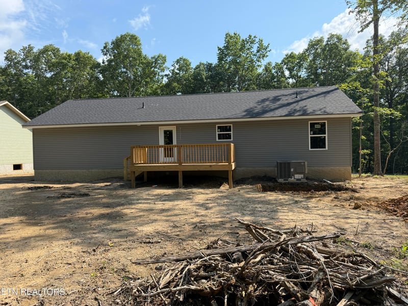 922 Kemah Ln, Crossville, TN 38572