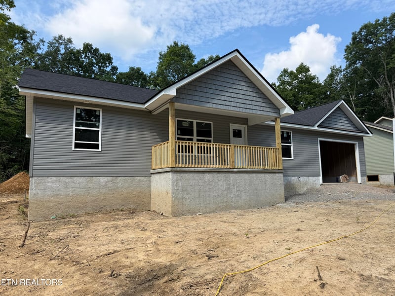 922 Kemah Ln, Crossville, TN 38572