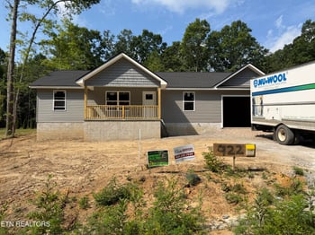 922 Kemah Ln, Crossville, TN 38572