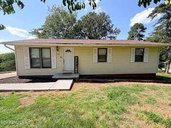 922 Pine Street St, Seymour, TN 37865