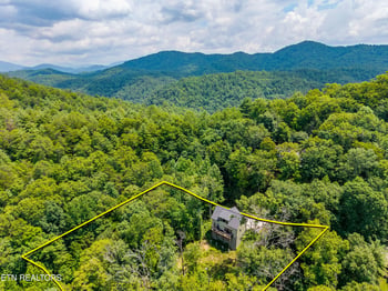 922 Stonegate Way, Townsend, TN 37882