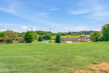 9220 Slade Rd, Knoxville, TN 37931