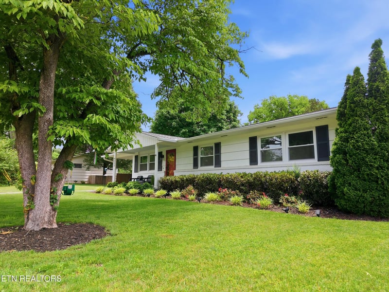 9220 SW Guyot Dr, Knoxville, TN 37922