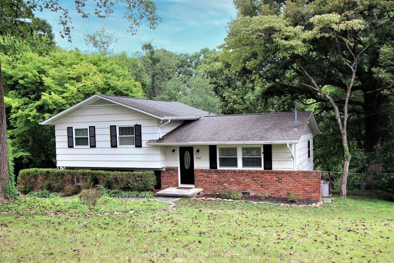 9221 Topoco Dr, Knoxville, TN 37922