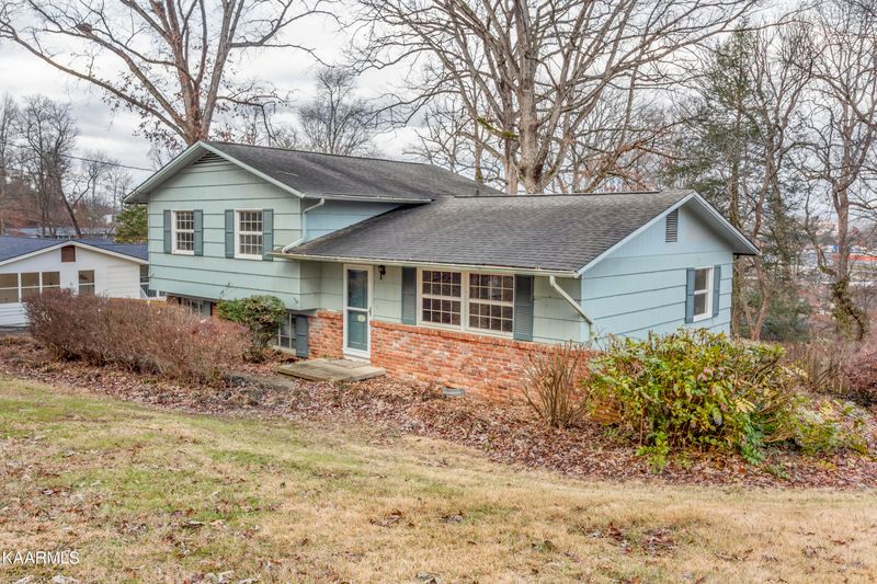 9225 Topoco Dr, Knoxville, TN 37922