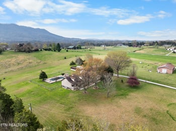 9228 Washington Pike, Corryton, TN 37721