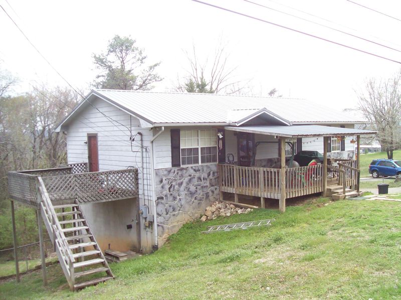 923 Carding Machine Rd, Loudon, TN 37774