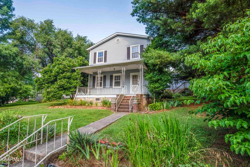 923 Maple St, Alcoa, TN 37701