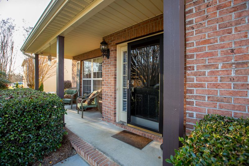 923 Paxton Dr, Knoxville, TN 37918