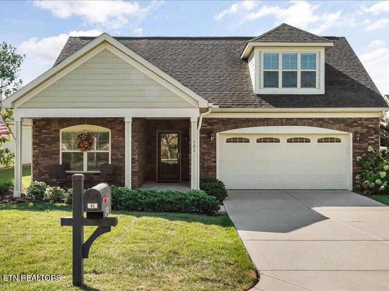 923 Pryse Farm Blvd, Knoxville, TN 37934