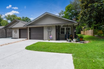 923 S Court St, Maryville, TN 37803