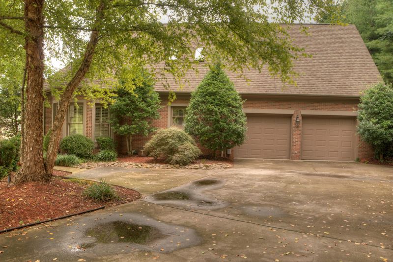 9230 Double Eagle Ln, Knoxville, TN 37922