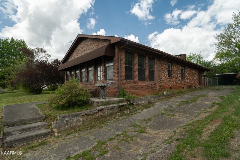 924 East Madison Ave, Athens, TN 37303