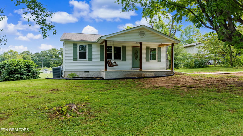 924 Honeysuckle Rd, Maryville, TN 37801