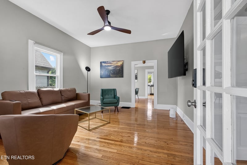 925 Maryville Pike, Knoxville, TN 37920