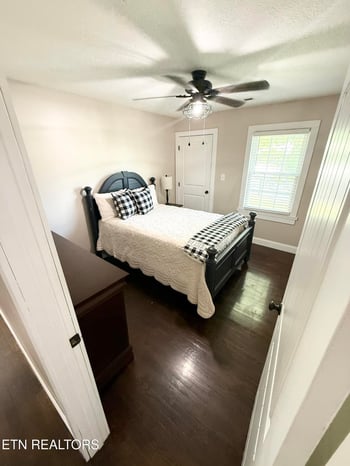 925 Medaris St, Clinton, TN 37716
