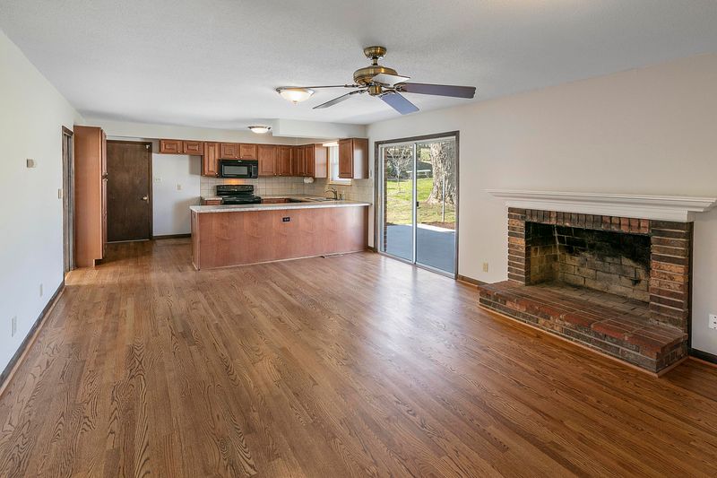 925 Midsouth Rd, Knoxville, TN 37919