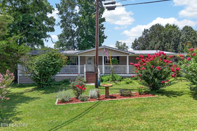 9256 Cherokee Tr, Crossville, TN 38572