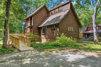 926 Wildwood Garden Dr, Knoxville, TN 37920