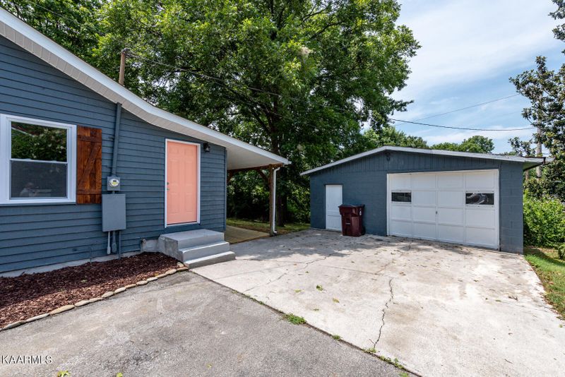 927 Birch St, Alcoa, TN 37701