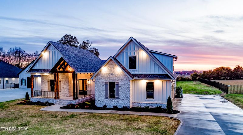 927 Herbert Dr, Greenback, TN 37742