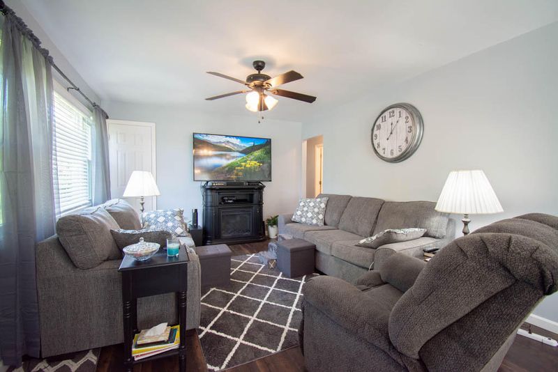 927 S 13th St, Lafollette, TN 37766