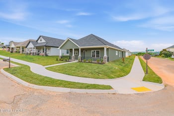 927 Stratford Ave, Sweetwater, TN 37874