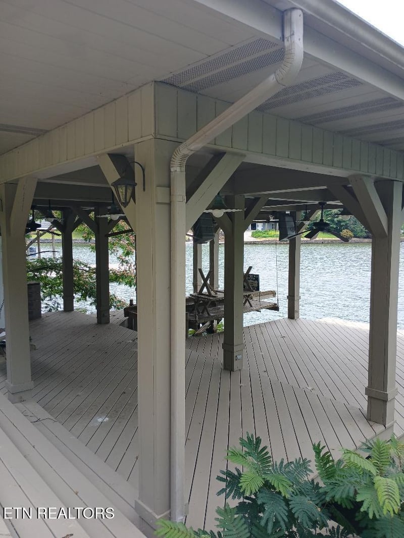 927 Windridge Rd, Friendsville, TN 37737