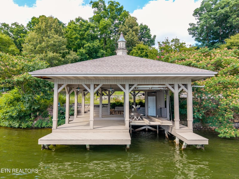 927 Windridge Rd, Friendsville, TN 37737