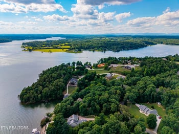 927 Windridge Rd, Friendsville, TN 37737