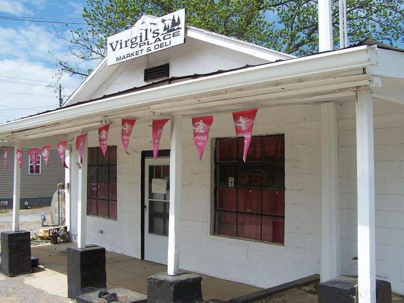9279 Vonore Rd, Loudon, TN 37774
