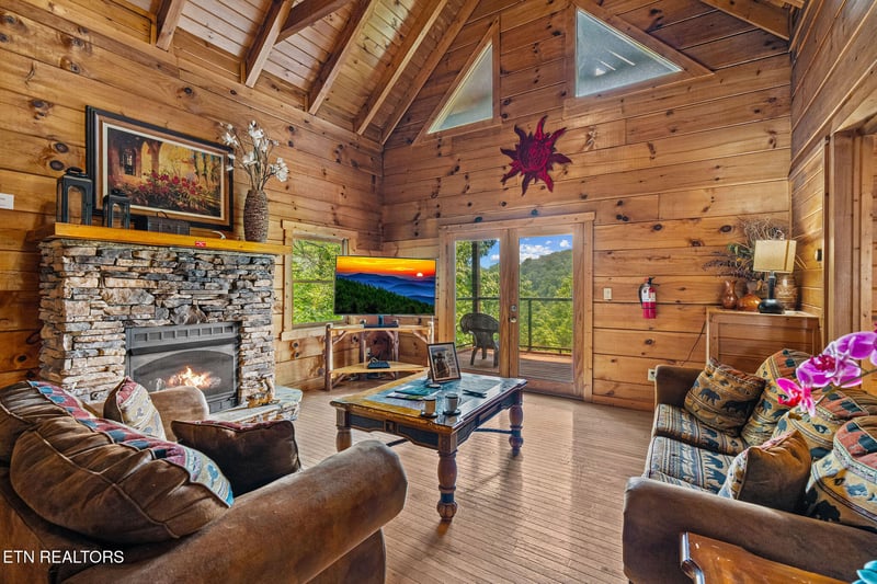 928 Falcon View Way, Sevierville, TN 37862