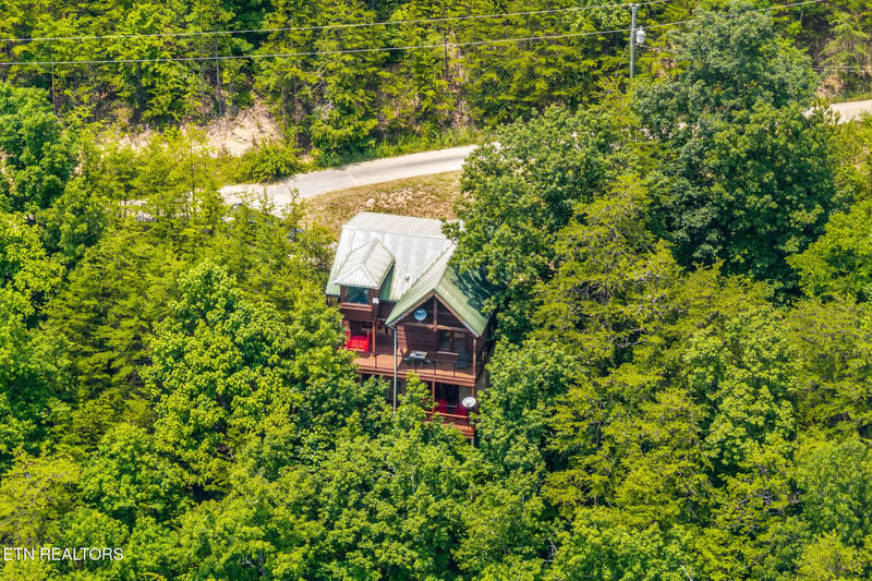 928 Falcon View Way, Sevierville, TN 37862