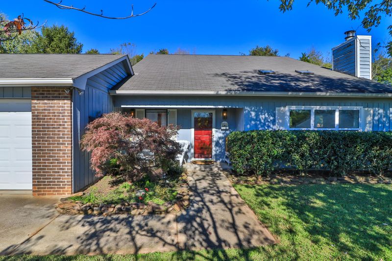 928 Tree Trunk Rd, Knoxville, TN 37934
