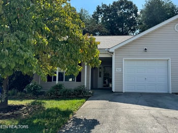 929 Ashley Michelle Ct, Knoxville, TN 37934
