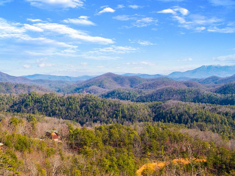 929 Autumn Ridge Way, Sevierville, TN 37876