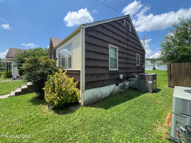 929 Chickamauga Ave, Knoxville, TN 37917