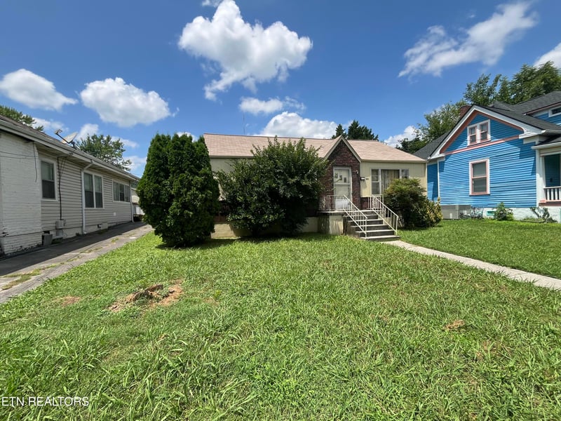 929 Chickamauga Ave, Knoxville, TN 37917