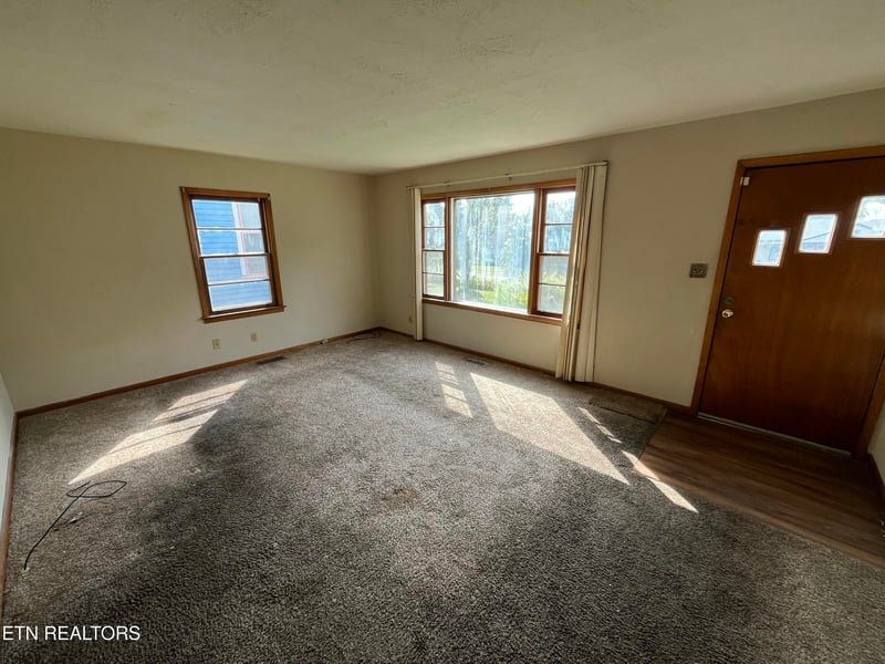 929 Chickamauga Ave, Knoxville, TN 37917
