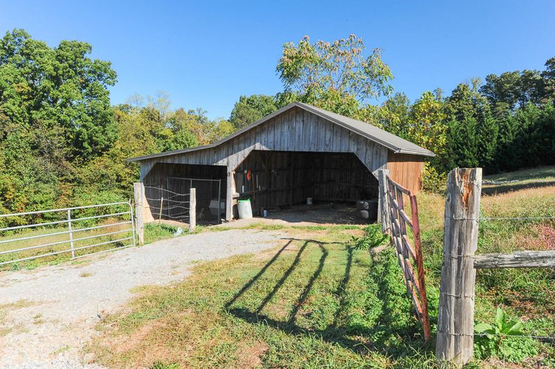 929 Cloyds Church Rd, Greenback, TN 37742