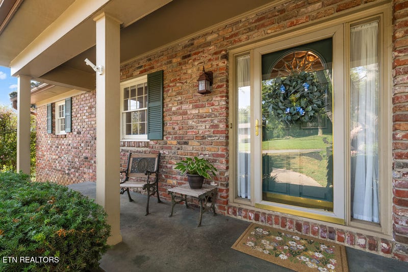 929 Corning Rd, Knoxville, TN 37923
