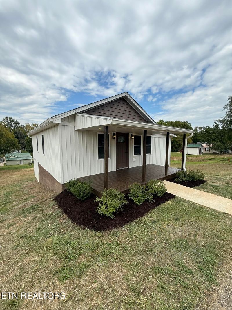 929 E Drive E, Knoxville, TN 37920