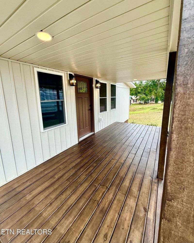 929 E Drive E, Knoxville, TN 37920