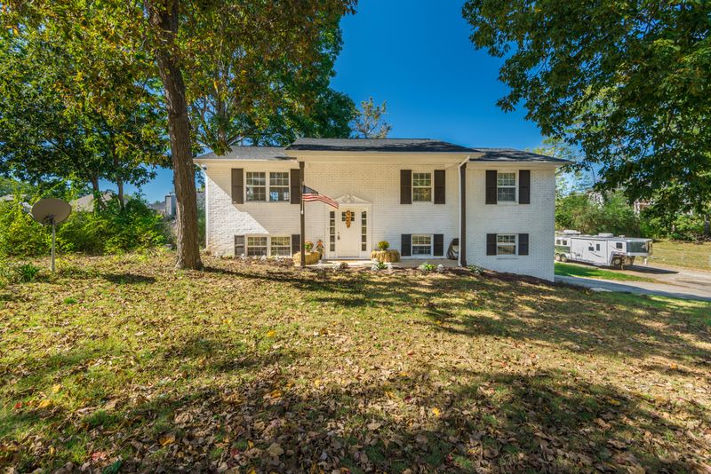 929 Rennboro Rd, Knoxville, TN 37923