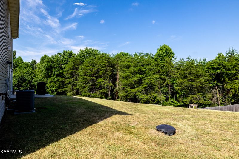 929 Thunder Creek Dr, Maryville, TN 37801