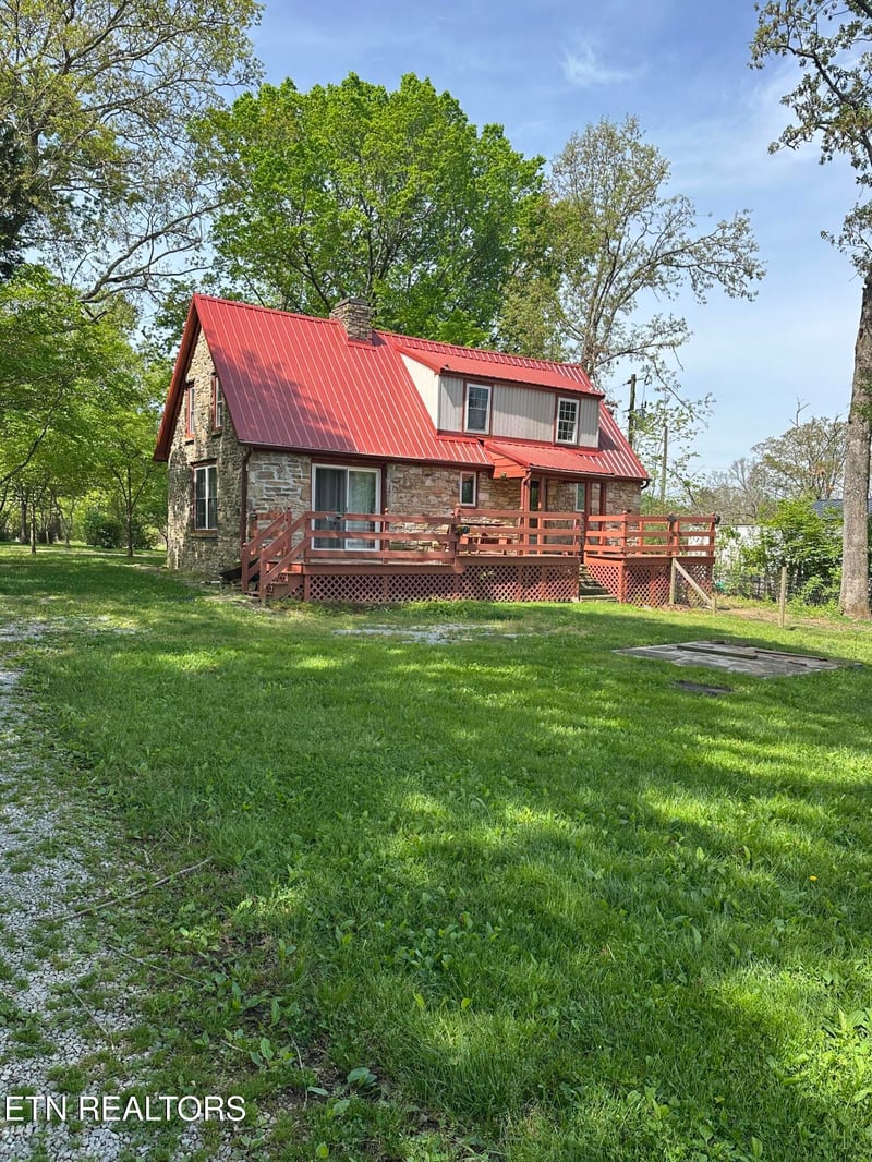 93 Pigeon Ridge Rd, Crossville, TN 38555