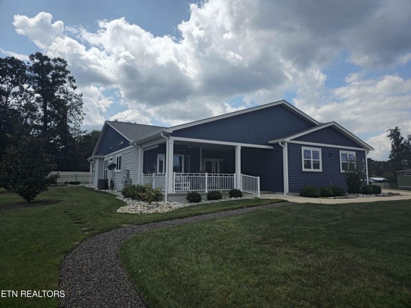 93 Red Oak Dr, Crossville, TN 38555